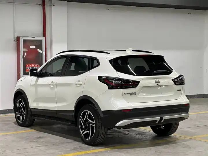 Durable Nissan Qashqai 2016-2025 3