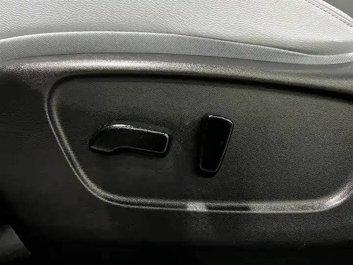 Durable Nissan Qashqai 2016-2025 8