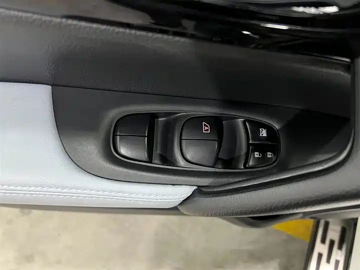 Durable Nissan Qashqai 2016-2025 9