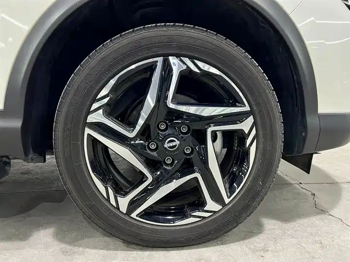 Durable Nissan Qashqai 2016-2025 18