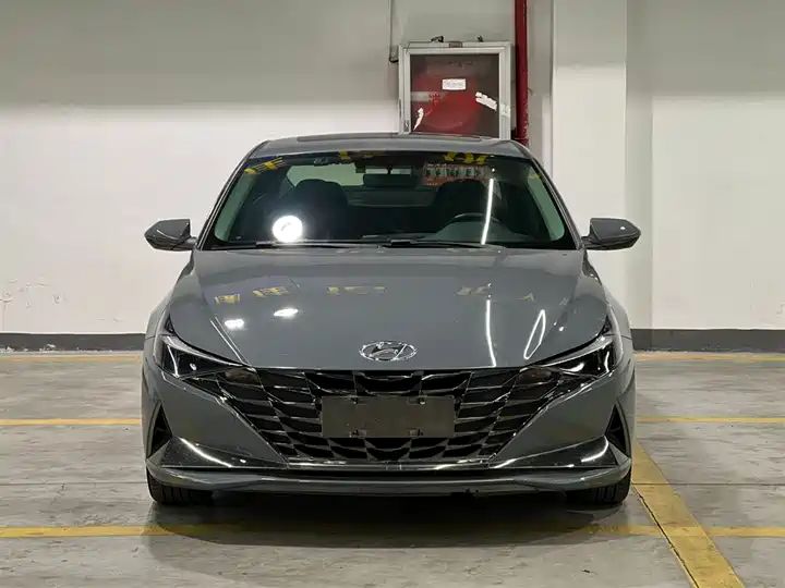 Hyundai Elantra 2022 1.5L CVT GLX Premium 2