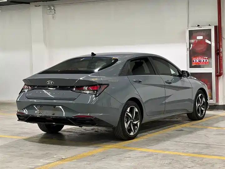 Hyundai Elantra 2022 1.5L CVT GLX Premium 5