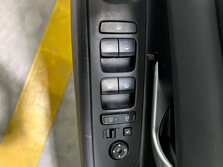 Hyundai Elantra 2022 1.5L CVT GLX Premium 9