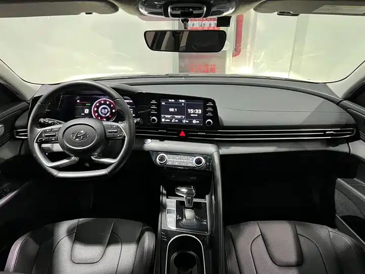 Hyundai Elantra 2022 1.5L CVT GLX Premium 12