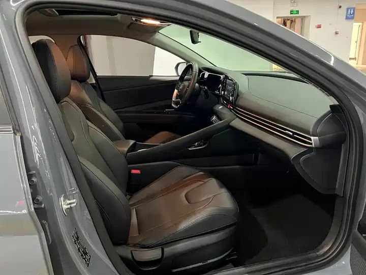Hyundai Elantra 2022 1.5L CVT GLX Premium 17