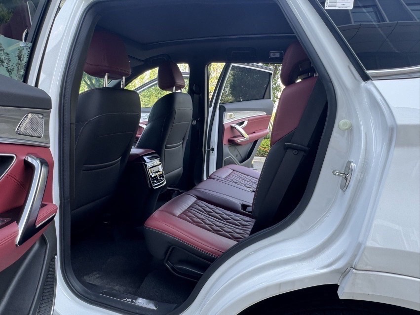 Warrior 1.6T DCT 7-Seater | Quality Used Car Export from China 11