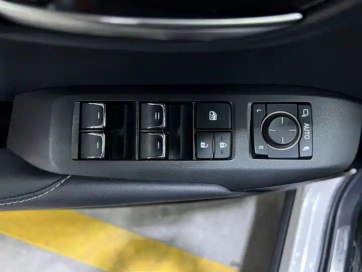 2018 200 FWD Comfort Grade, China Used Car Export 9