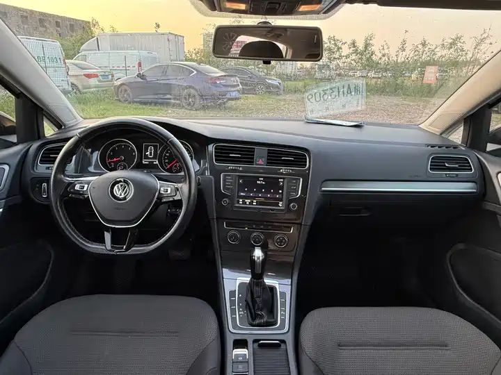 230TSI Automatic Comfort Millionth Edition | China Used Car Export 2