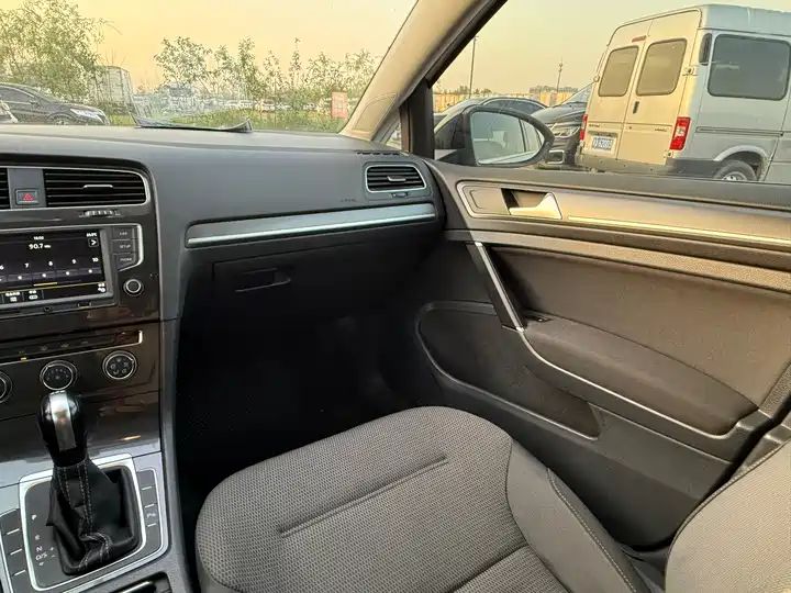 230TSI Automatic Comfort Millionth Edition | China Used Car Export 8