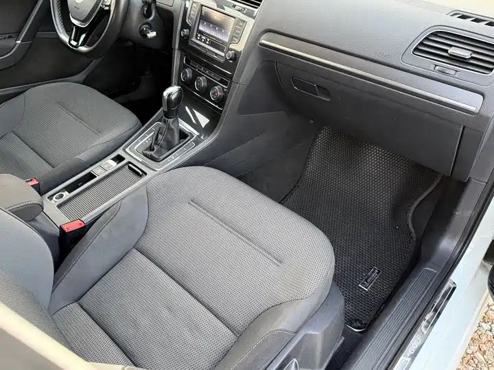 230TSI Automatic Comfort Millionth Edition | China Used Car Export 9