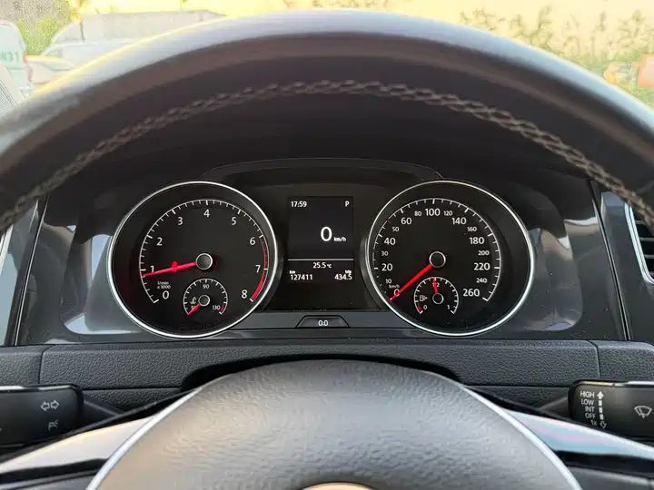 230TSI Automatic Comfort Millionth Edition | China Used Car Export 11