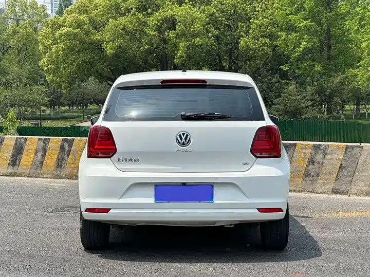 2016 Volkswagen Polo 1.6L Automatic Comfort Edition 5