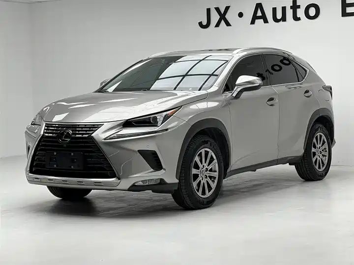AWD Fashion Edition | China Used Car Export 1