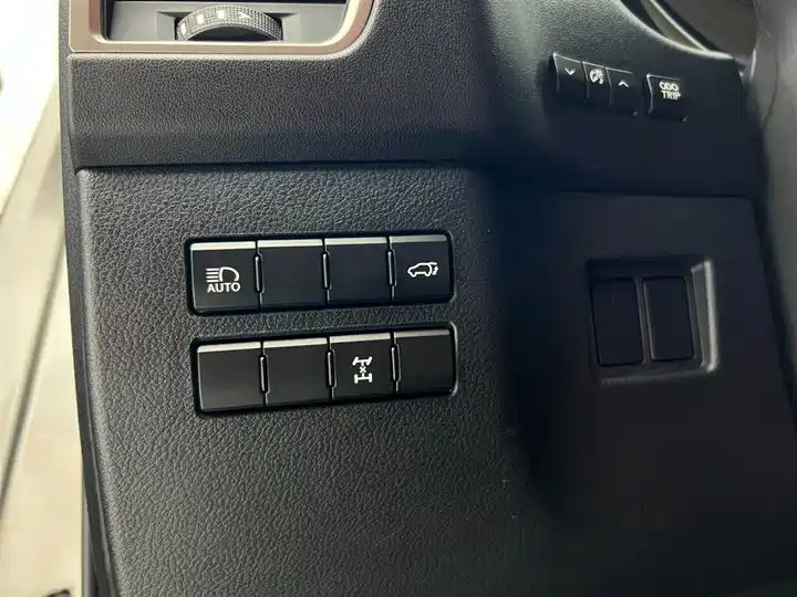 AWD Fashion Edition | China Used Car Export 16