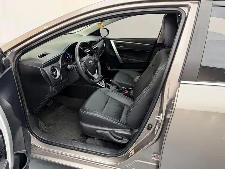 2016 Toyota Corolla Dual Engine 1.8L E-CVT Elite (Hot Item) 8