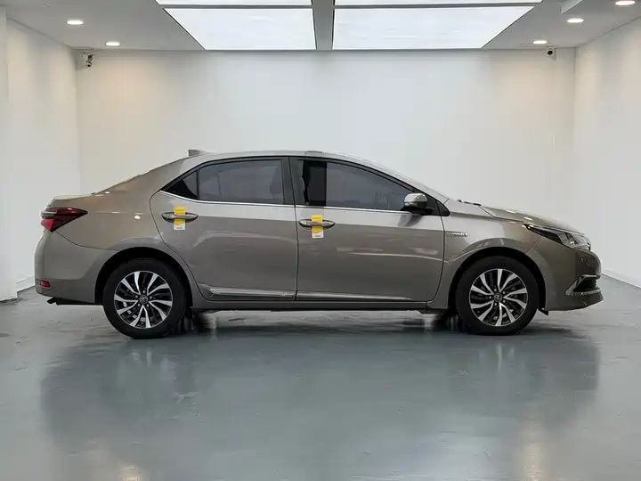 2016 Toyota Corolla Dual Engine 1.8L E-CVT Elite (Hot Item) 16