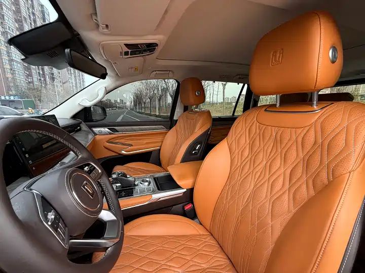 Business Premium 5-Seater | Chinese Used Car for Export 1