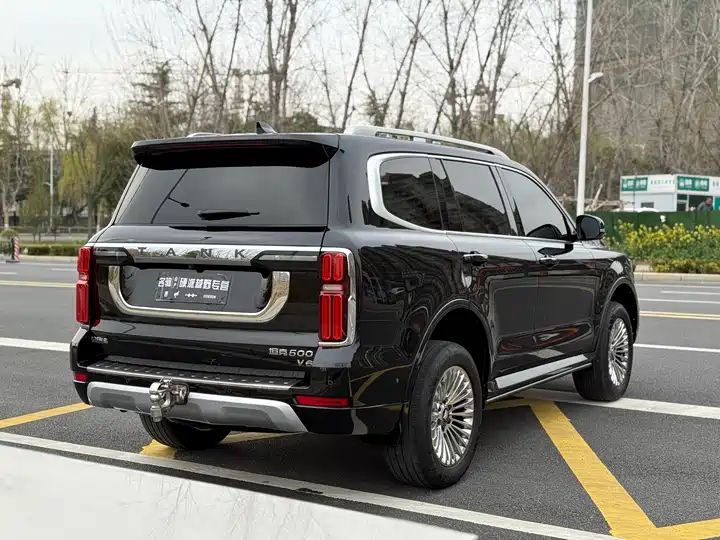 Business Premium 5-Seater | Chinese Used Car for Export 7