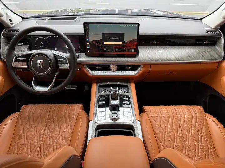 Business Premium 5-Seater | Chinese Used Car for Export 13