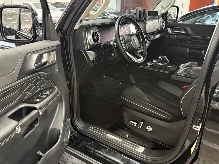 2.0T Conqueror Off-road Version | Chinese Used Car for Export 11