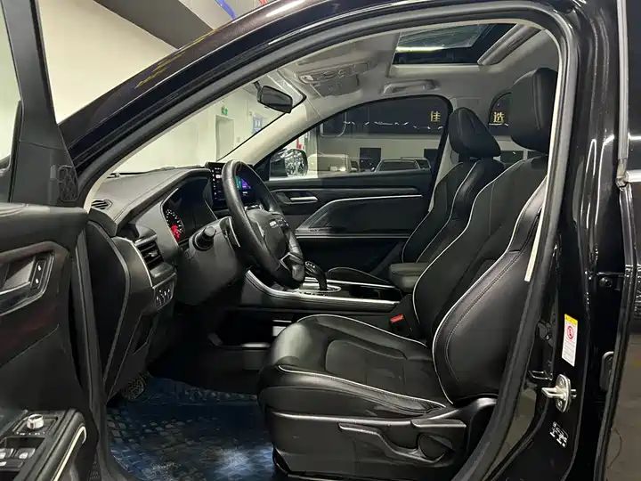 1.5T Auto City Version, Popular Compact Used SUV Export from China 7
