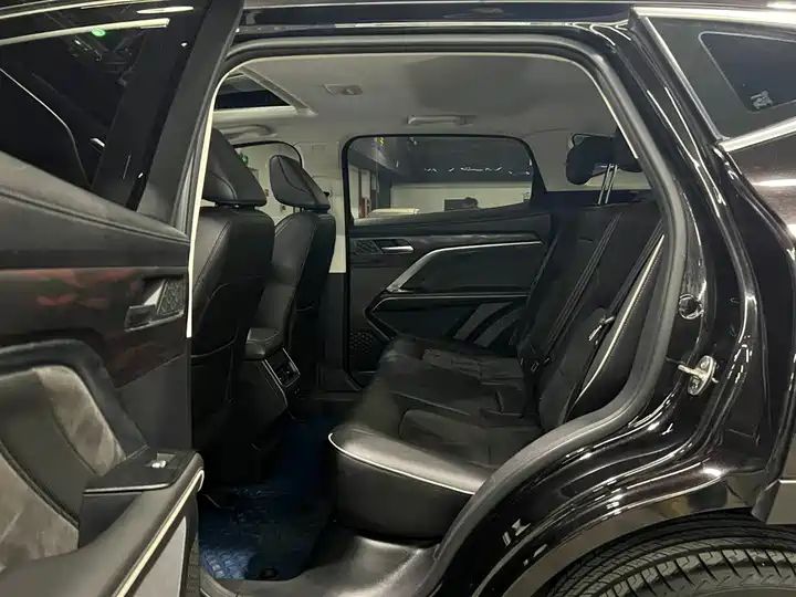 1.5T Auto City Version, Popular Compact Used SUV Export from China 9
