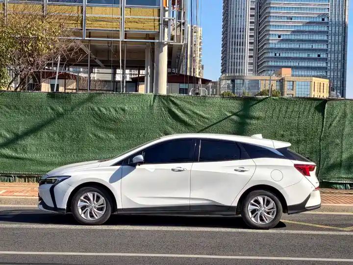 Plug-in Hybrid Intelligent Fashion Edition | Used New Energy Car Export from China 2