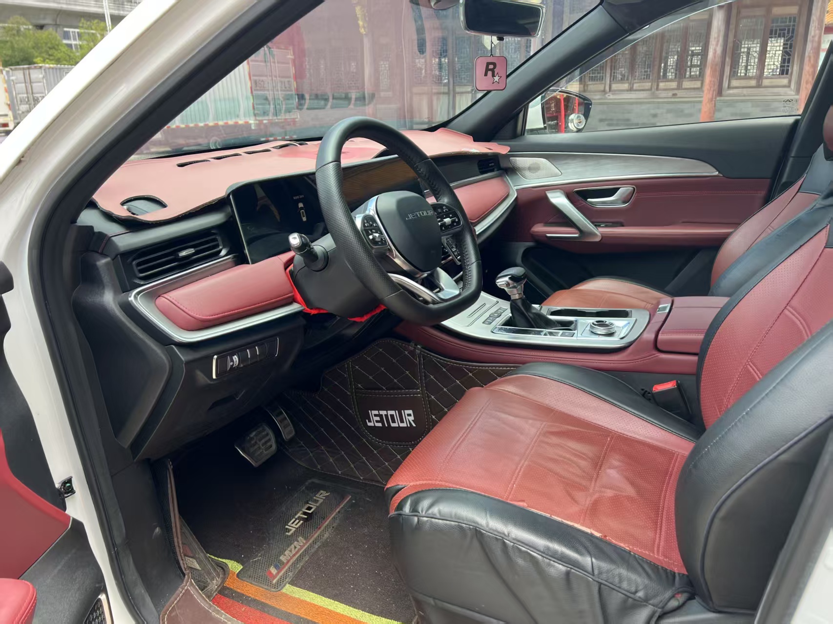 1.5T DCT Mountain 5-Seater | Used SUV Export from China 4