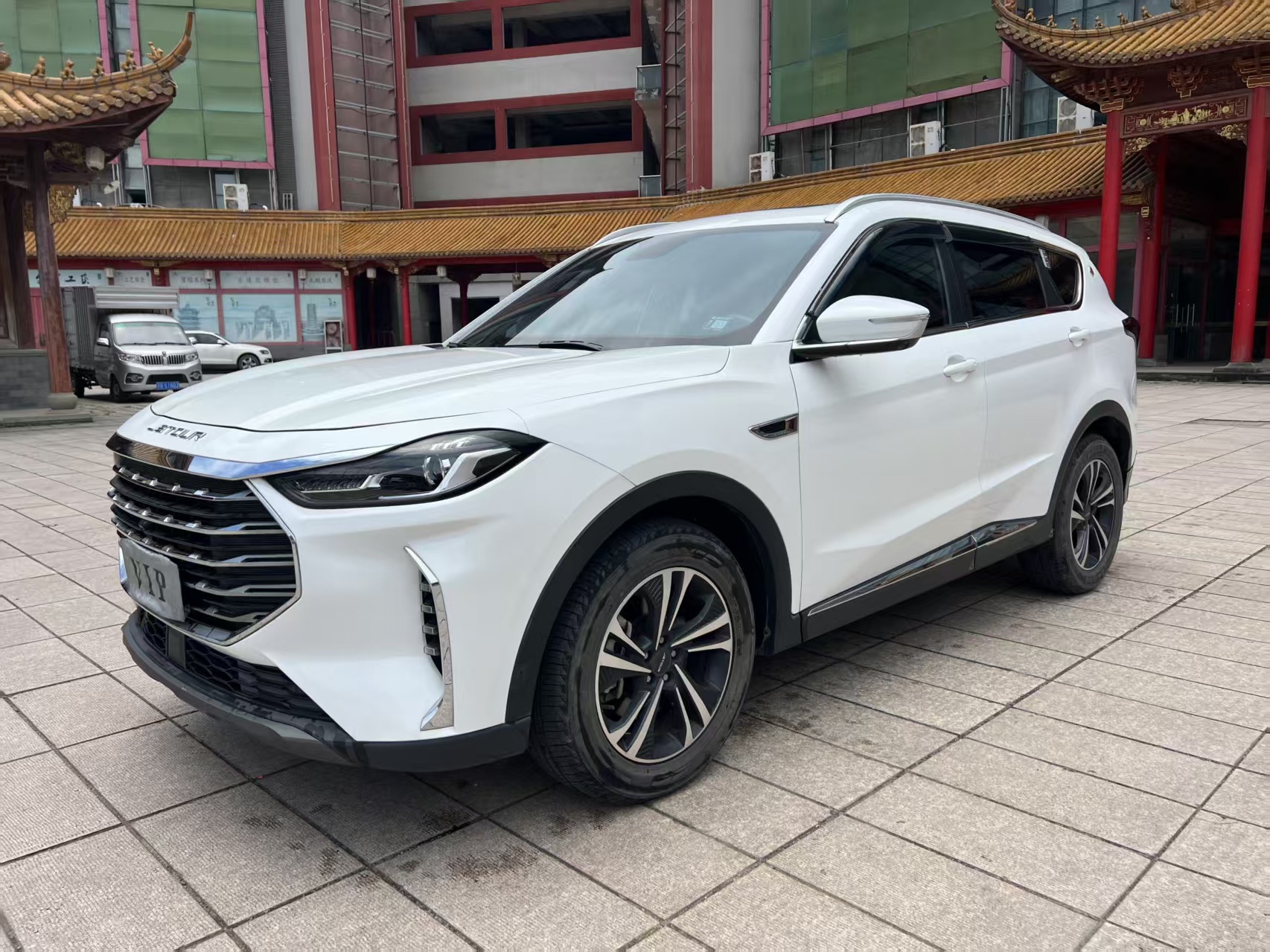 1.5T DCT Mountain 5-Seater | Used SUV Export from China 7