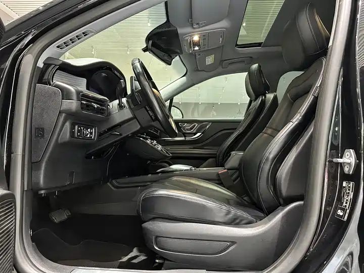 2.0T 2WD Premium Trim, Export Available from China 3