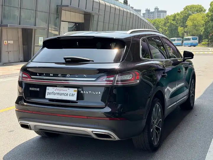 2.0T Four-Wheel Drive Premium Trim, Export Ready from China 6