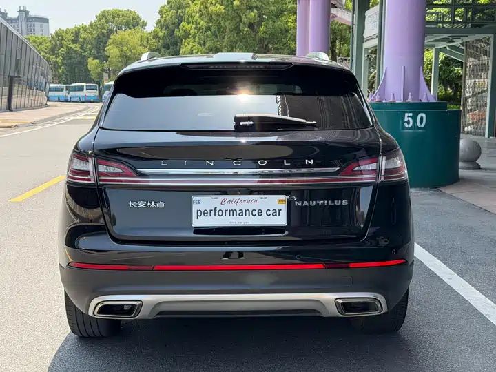 2.0T Four-Wheel Drive Premium Trim, Export Ready from China 7