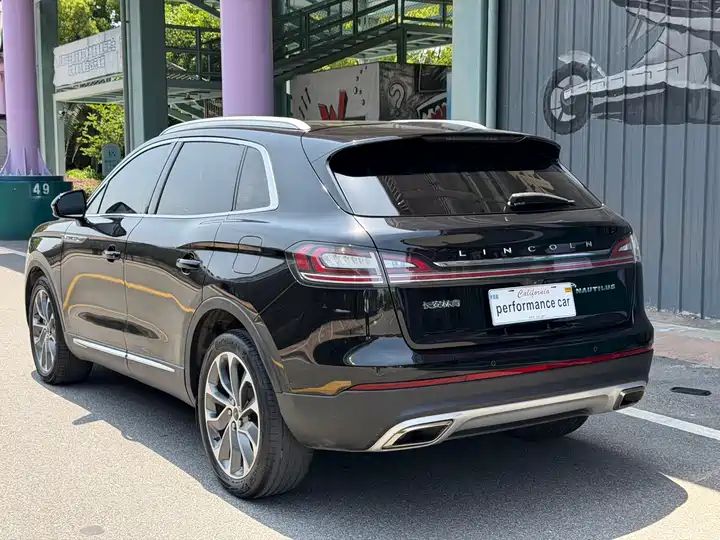 2.0T Four-Wheel Drive Premium Trim, Export Ready from China 8