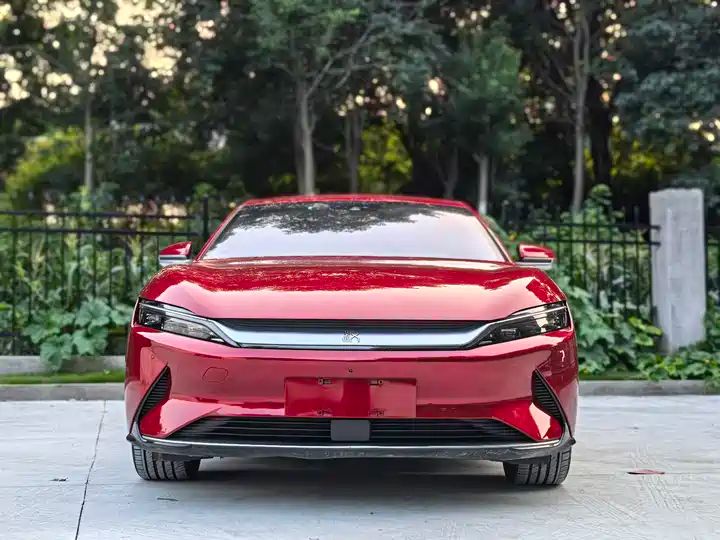 AWD High-Performance Flagship Used Car for Export 1