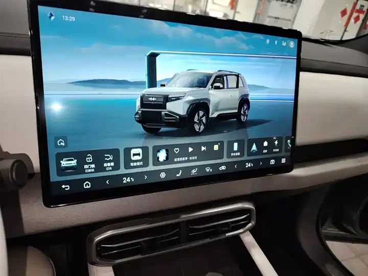 501km 4WD Ultra EV Off-road SUV from China 10