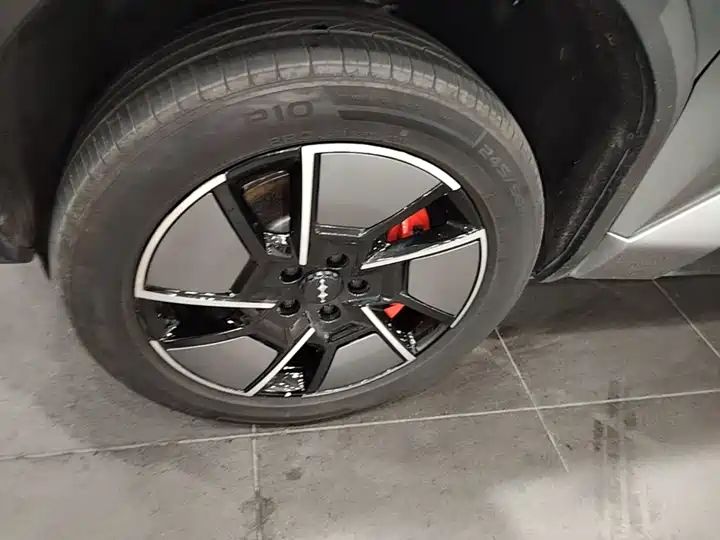 501km 4WD Ultra EV Off-road SUV from China 17