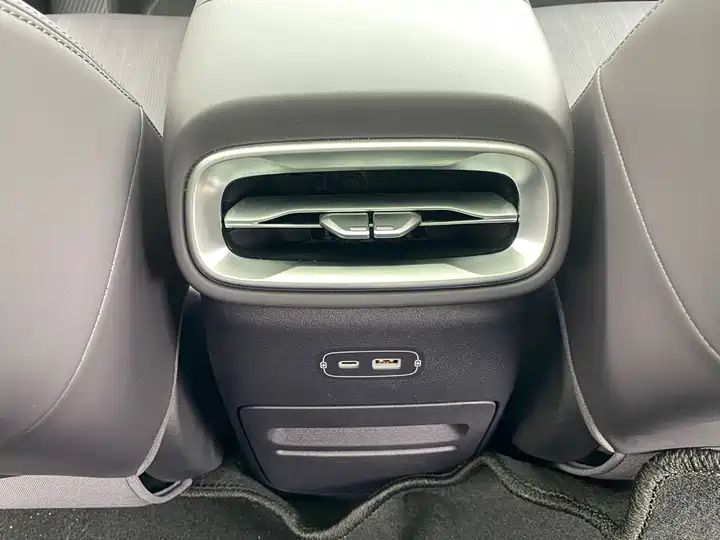 2025 550KM LiDAR Version Used EV for China Export 6