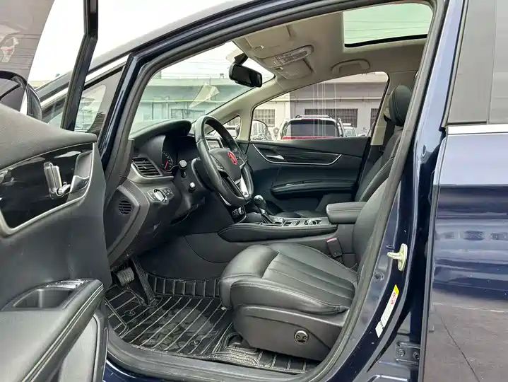 Automatic Smart Premium 7-Seater | Used Car for Export 10