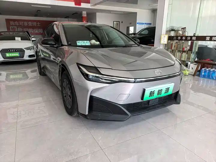 517km Elite PRO Electric Sedan | China Used Car Export 2
