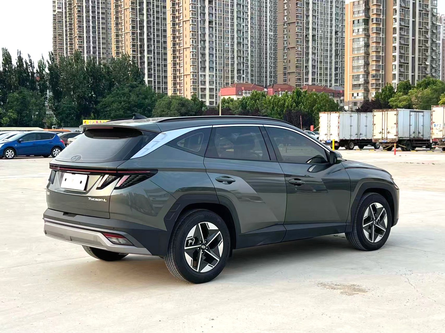 Premium Edition, Automatic Gearbox SUV, Quality Used Car Export from China 2