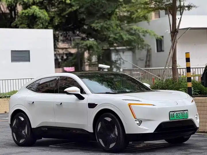 Battery All-Wheel Drive with HarmonyOS, Quality Used EV Export from China 1