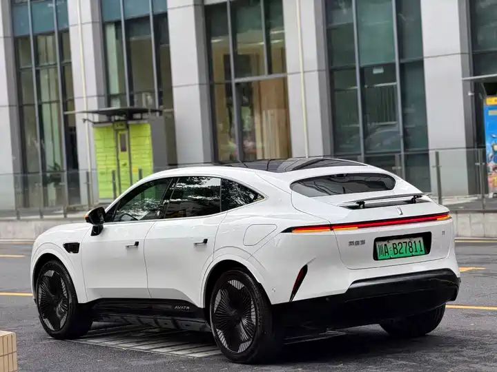 Battery All-Wheel Drive with HarmonyOS, Quality Used EV Export from China 2