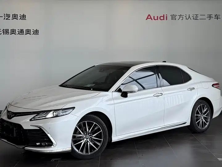 2.5G Luxury LHD Sedan | China Used Car Exporter Seeking Global Business Partners
