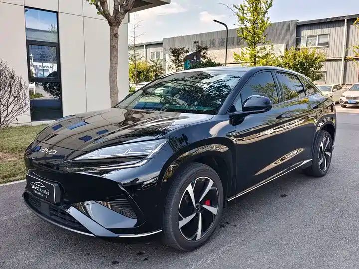 EV 2024 610km Long Range Left Hand Drive Electric Car Wholesale Export From China