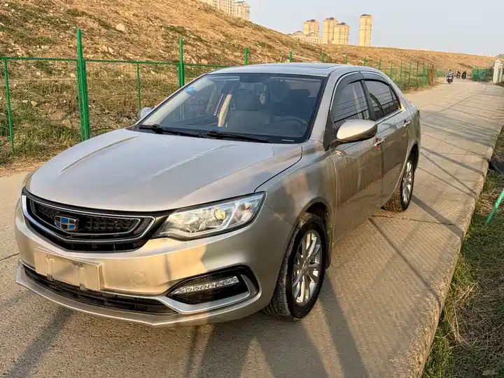 CVT Premium Automatic LHD Used Chinese Car for Export